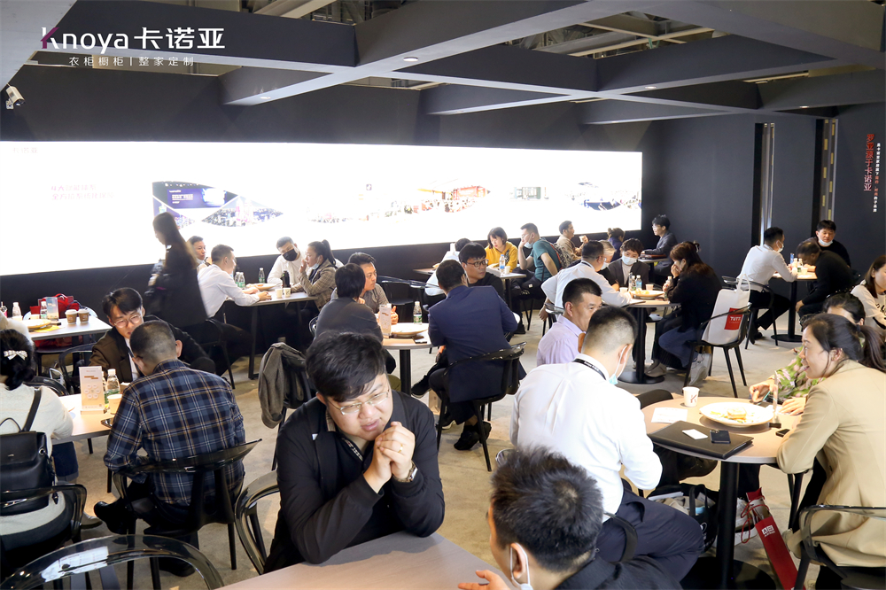 卡諾亞“四驅”并進亮相廣州定制家居展 卡諾亞“四驅”并進亮相廣州定制家居展